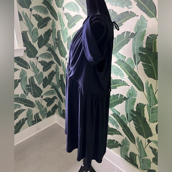 ASOS Curve Women’s Navy Blue Drape Cold Shoulder Knee Length Dress 24 NWT - Picture 7 of 7